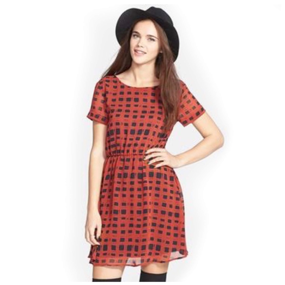 Dee Elle Shortsleeve Red & Black Dress